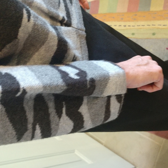 Kerisma Camo Sweater - Picture 4 of 8